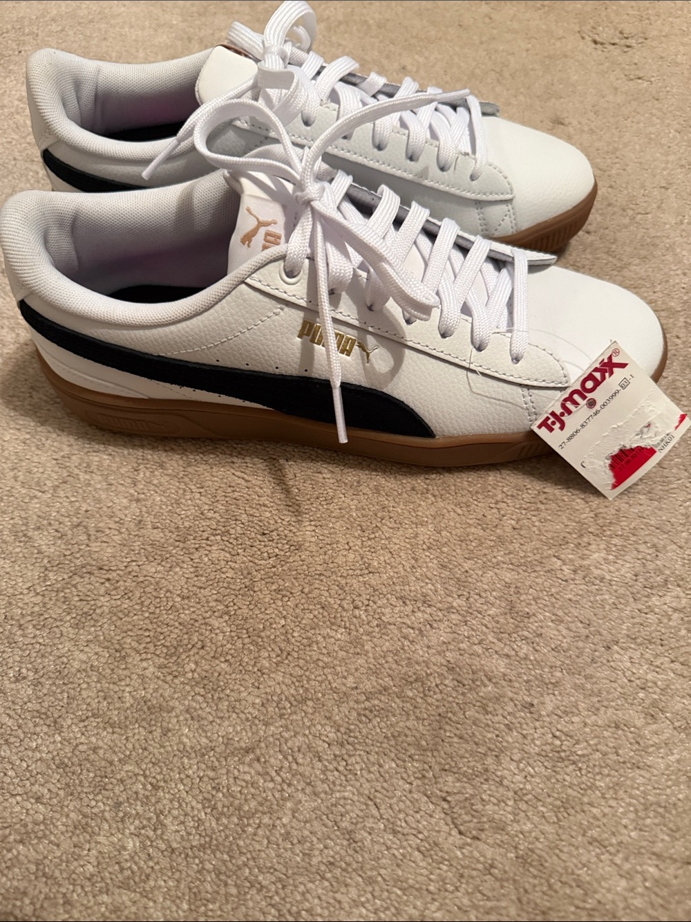 Women’s Puma White Sneakers with Black Stripe and Gum Sole NEW! 8 1/2